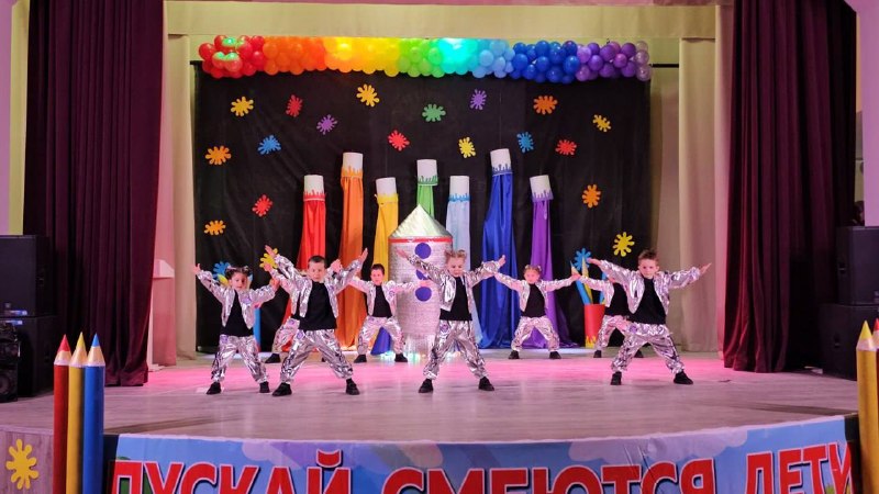В Международный день защиты детей, 3 июня, во Дворце ЦТКНР специалисьы Центра приняли участие в фестиваль-конкурс «Пускай смеются дети» среди дошкольных образовательных организаций района.