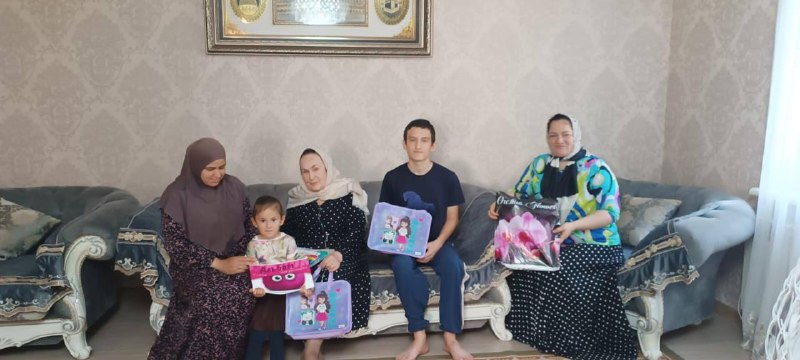 📌📌📌В рамках ежегодной благотворительной акции Минтруда Дагестана «Собери ребёнка в школу» специалисты Центра посетили семьи участников СВО , малоимущие семьи и семьи ,воспитывающие детей с ограниченными возможностями здоровья .