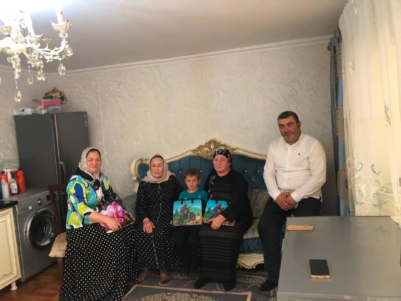 📌📌📌В рамках ежегодной благотворительной акции Минтруда Дагестана «Собери ребёнка в школу» специалисты Центра посетили семьи участников СВО , малоимущие семьи и семьи ,воспитывающие детей с ограниченными возможностями здоровья .
