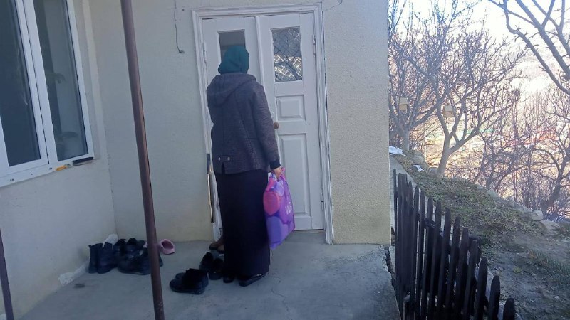 📌Социальный работник отделения социального обслуживания на дому граждан пожилого возраста и инвалидов № 1 из села Карата Закаригаева Х.