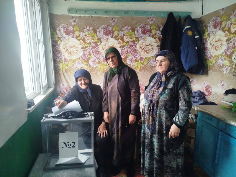 Гражданский долг не знает преград: наши подопечные приняли участие в выборах на дому!